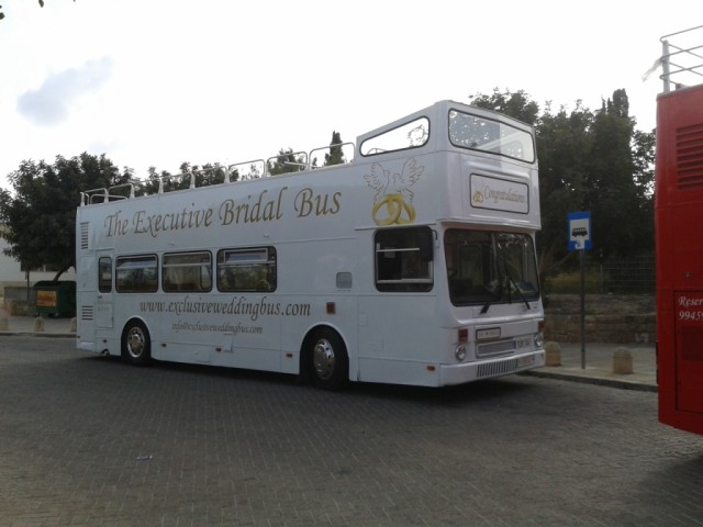 Wedding_bus