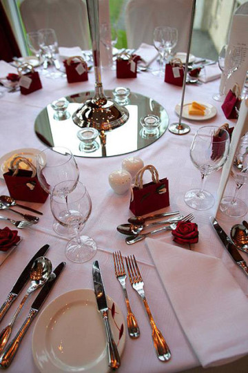 plesovy_stol_zrkadlo