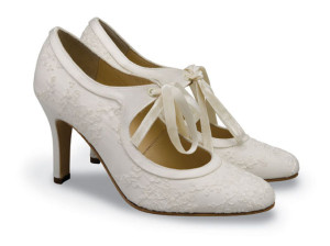 svadobne_poltopanky_Diane-Hassall-vintage-wedding-shoes-collection